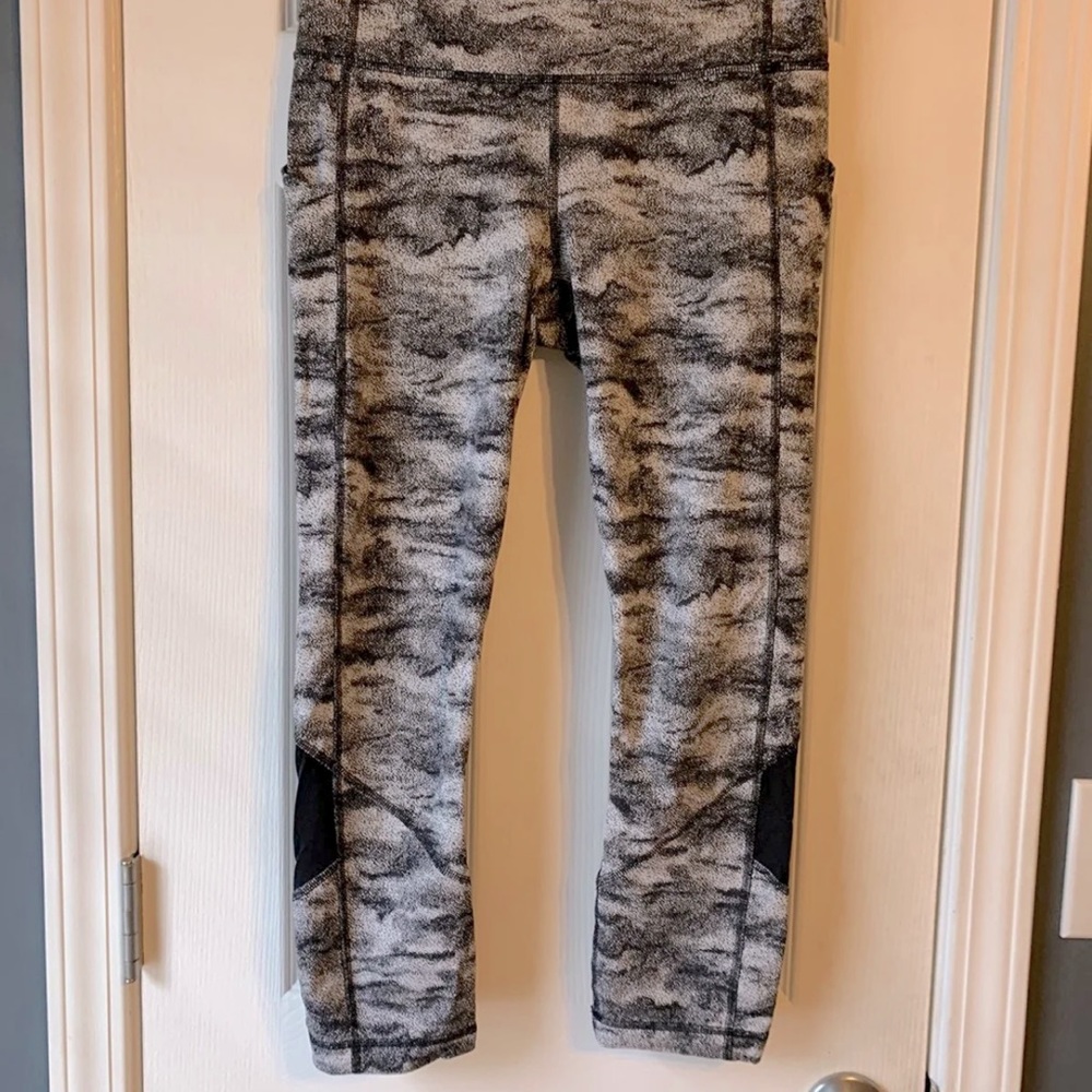 Lululemon pace rival leggings